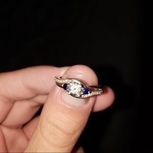 Diamond ring w/ Sapphires